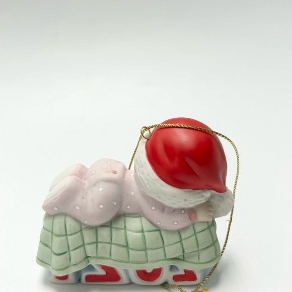 🌨️❄️🔴Precious Moments - Baby’s 1st Christmas (2021) Porcelain Ornament - Picture 9 of 17
